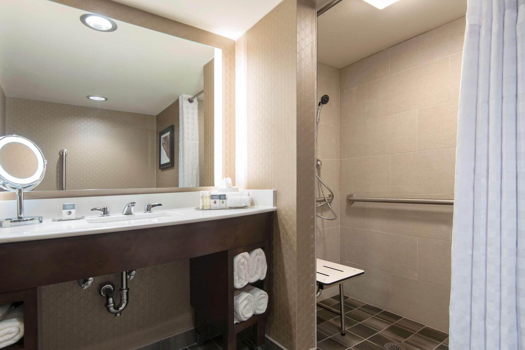Doubletree By Hilton Schenectady Hotell Eksteriør bilde